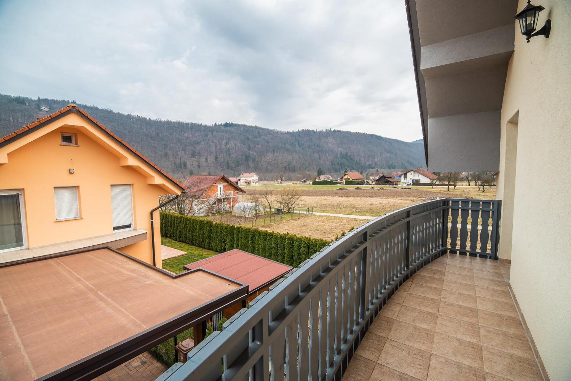 Apartment Zelimlje Skofljica Exterior photo